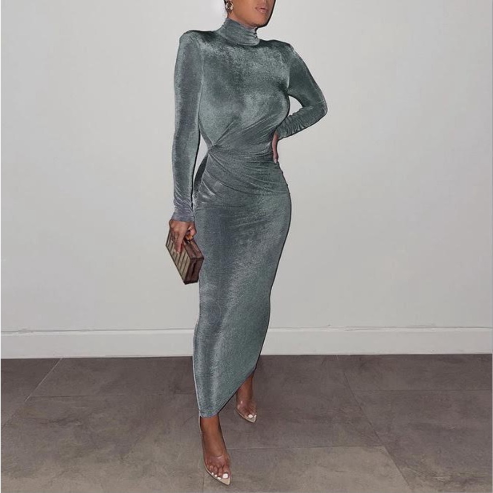 Elegant Gray Long Sleeve Dress